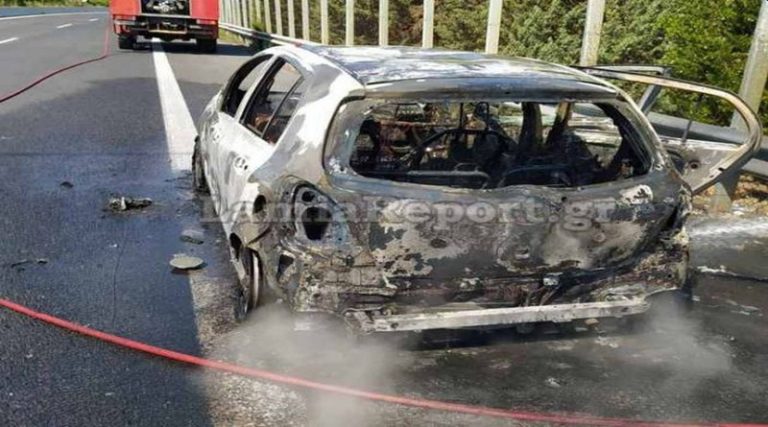 Τρόμος για ζευγάρι – Πήρε φωτιά το αυτοκίνητό τους στην Εθνική Οδό (φωτό+βίντεο)