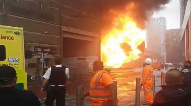 Φωτιά σε σταθμό του μετρό στο Λονδίνο – Συγκλονιστικές εικόνες! (φωτό & βίντεο)