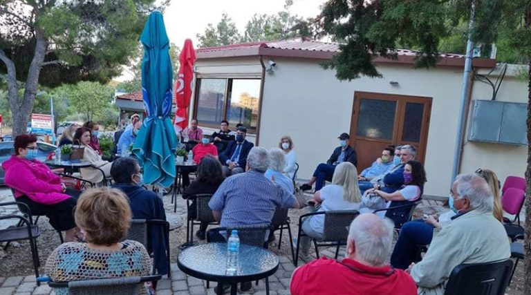 Πικέρμι: Συνάντηση κατοίκων στο Ντράφι με το Βασ. Οικονόμου (φωτό)
