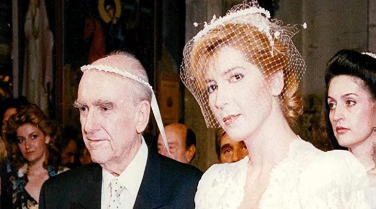 Στο “σφυρί” μπομπονιέρα από τον γάμο του Ανδρέα Παπανδρέου με τη Δήμητρα Λιάνη… έναντι 5.000 ευρώ! (φωτό)