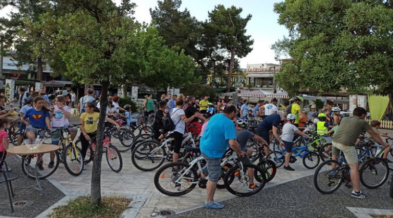 Πάνω από 100 άτομα συμμετείχαν στη «Ποδηλατοβόλτα» στη Νέα Μάκρη (φωτό)