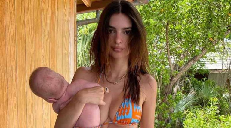 Σάλος με τη φωτογραφία της Ραταϊκόφσκι που κρατάει το μωρό της σα να είναι… αξεσουάρ