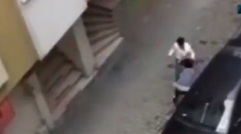Σοκ: Επιτέθηκε στην έγκυο σύζυγό του στη μέση του δρόμου (βίντεο)