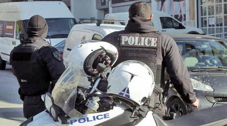 Αστυνομικοί της ΔΙ.ΑΣ. έσωσαν 29χρονο που έκοψε τις φλέβες του (φωτό)