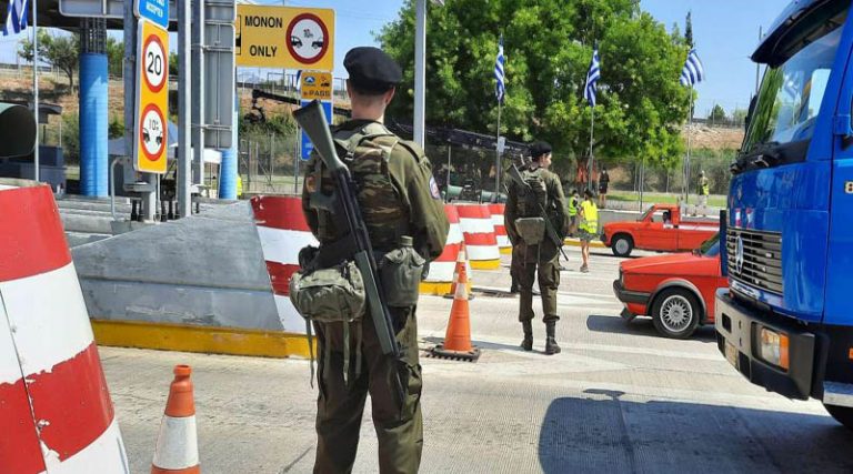 Παλλήνη: Εικόνες πολέμου με οπλισμένους φαντάρους, στρατιωτικά αυτοκίνητα και άρωμα άλλης εποχής! (φωτό)