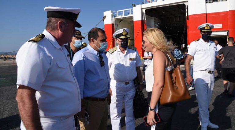 Στο λιμάνι της Ραφήνας ο Υφυπουργός Ναυτιλίας Κ. Κατσαφάδος – Η συνάντηση με τη Δεσπ. Γκικάκη