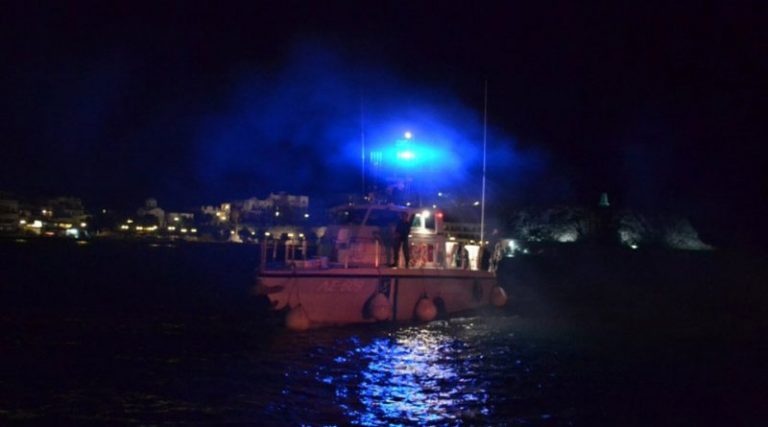 Στο λιμάνι της Ραφήνας, εννέα από τους νεκρούς από το ναυάγιο στο Στενό του Καφηρέα