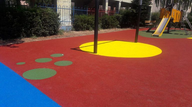 Πικέρμι: Έτοιμο το δάπεδο στη νέα εντυπωσιακή παιδική χαρά της πλατείας Έβερτ (φωτό)