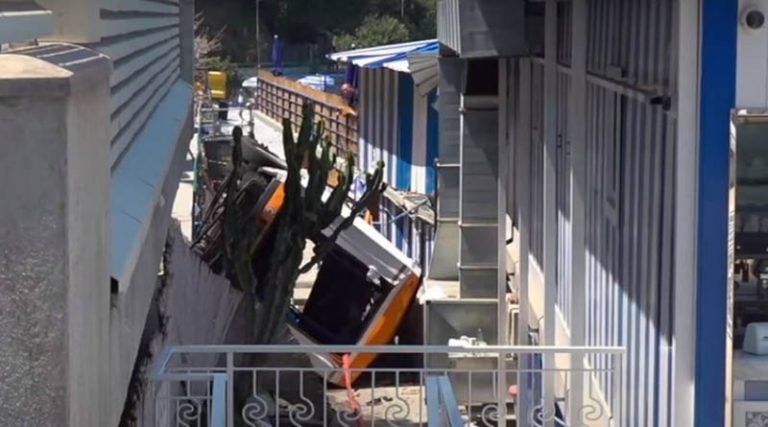 Λεωφορείο έπεσε σε χαράδρα – Νεκρός ο οδηγός, 19 τραυματίες! (βίντεο)