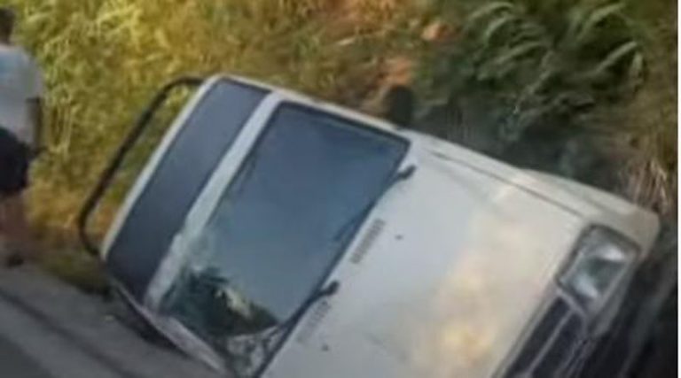 Νεκρή γυναίκα σε τροχαίο – Έπεσαν με το αυτοκίνητο σε χαντάκι! (φωτό & βίντεο)