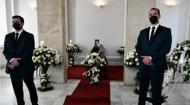 Τόλης Βοσκόπουλος: Αυτοί δεν πήγαν στο τελευταίο αντίο του «πρίγκιπα» – Οι ηχηρές απουσίες