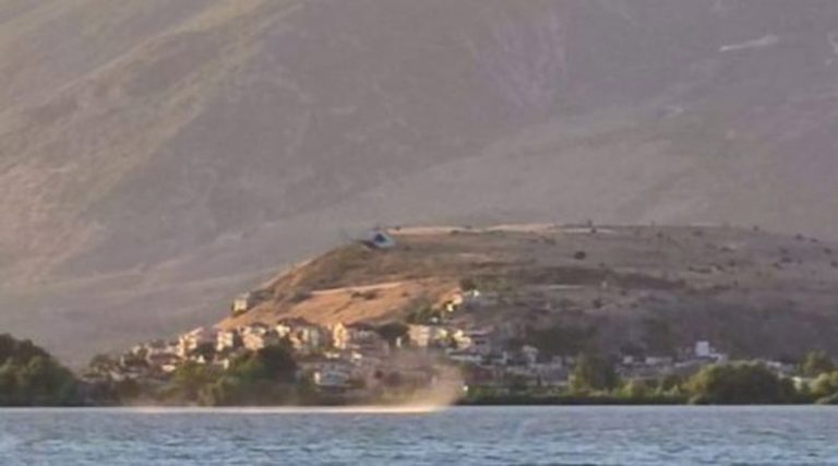 Φωτιά στο Ροδοτόπι Ιωαννίνων: Συνεχείς ρίψεις νερού από το ελικόπτερο
