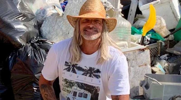 Τουρίστας πήγε στην Χαλκιδική για διακοπές και μάζεψε ένα φορτηγό σκουπίδια