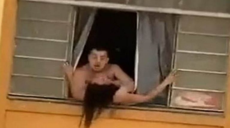 Σοκαριστικό βίντεο: Έγκυος επιχειρεί να πηδήξει από το παράθυρο του σπιτιού της για να διαφύγει από τον άντρα της!