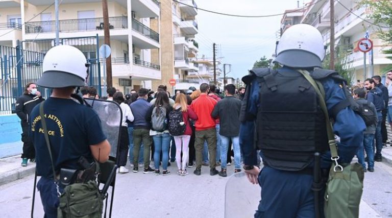 ΕΠΑΛ Σταυρούπολης: Η είσοδος των ακροδεξιών στο σχολείο (Βίντεο)