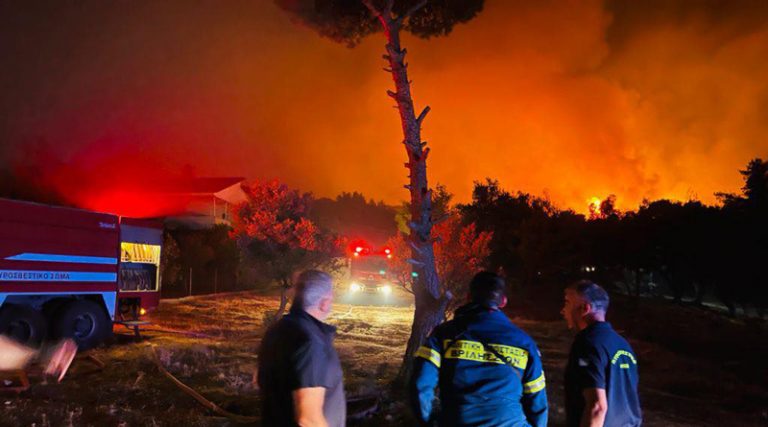 Άμεση η συνδρομή της Περιφέρειας Αττικής στο έργο κατάσβεσης της πυρκαγιάς στη Νέα Μάκρη