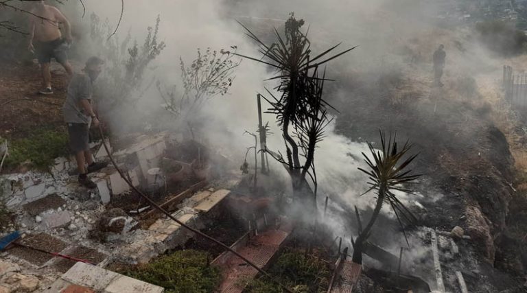 Έκρηξη σε διώροφο σπίτι στα Καλύβια: Επτά οι τραυματίες, ανάμεσα τους και παιδιά! (φωτό)