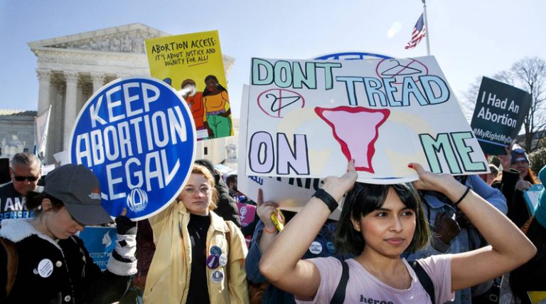Το Ανώτατο Δικαστήριο των ΗΠΑ καταργεί το συνταγματικό δικαίωμα στην άμβλωση!