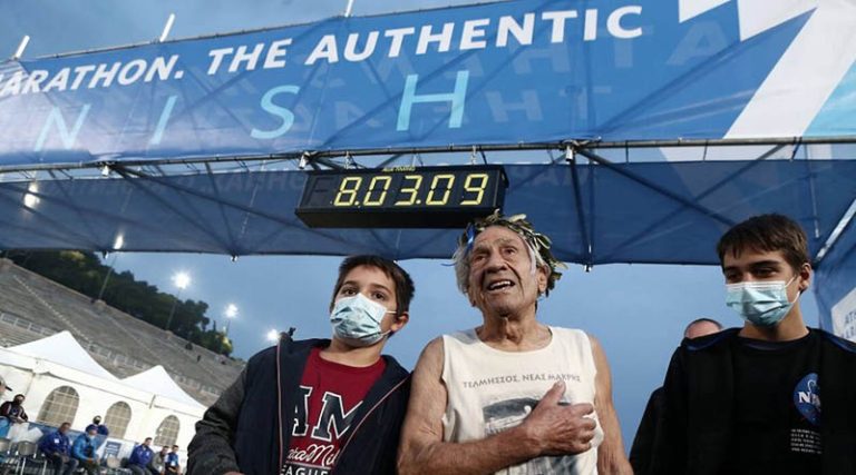 Στέλιος Πρασσάς: Το τρέξιμο μου δίνει μεγάλη ζωή, λέει ο 90χρονος δρομέας του Τελμησσού Νέας Μάκρης