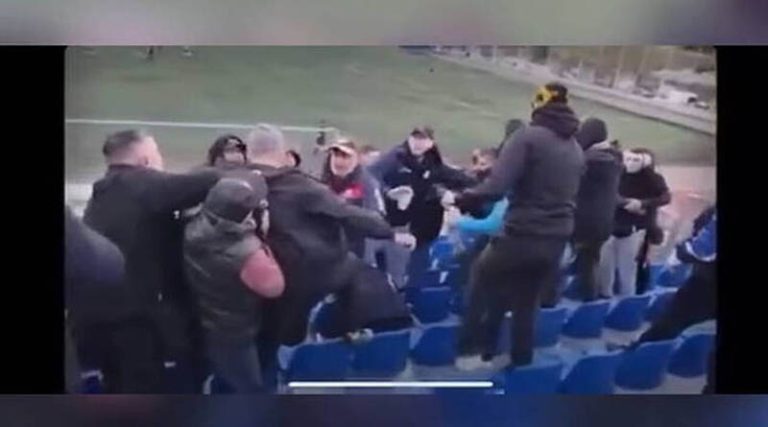 Επεισόδια σε αγώνα ποδοσφαίρου στην Αθήνα: Στο νοσοκομείο παίκτες μετά από επίθεση! (βίντεο)