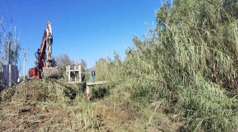 Συνεχίζονται οι καθαρισμοί ρεμάτων στο Δήμο Μαραθώνα