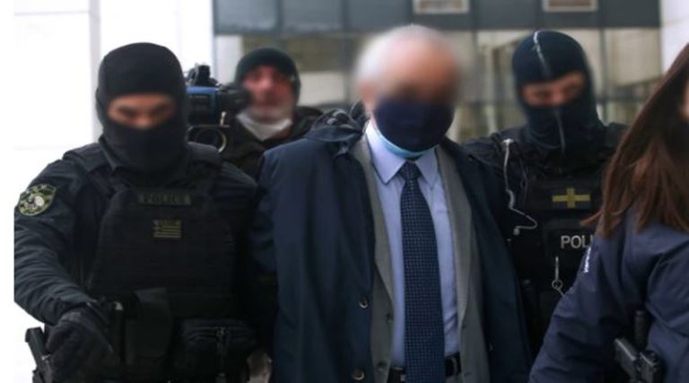 Ψευτογιατρός από το Κορωπί: Ποινή “μαμούθ”! 8 φορές ισόβια,  50χρονια κάθειρξη & χρηματική ποινή 327.000 ευρώ!