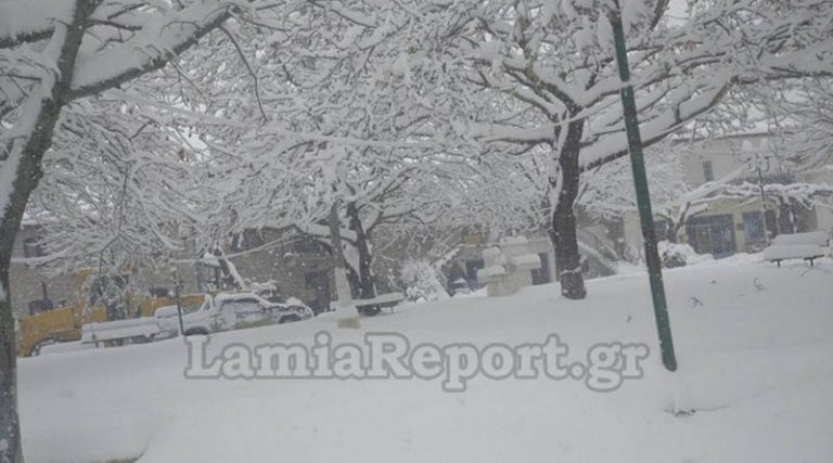 Κακοκαιρία «Carmel»: Έφτασε τους 40 πόντους το χιόνι στα Καμένα Βούρλα