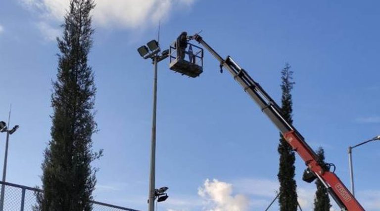 Νέα Μάκρη: Ολοκληρώθηκε η επισκευή φωτισμού στα γήπεδα τένις του Αθλητικού Πάρκου (φωτό)