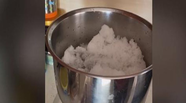 Μητέρα στο Πικέρμι έλιωσε χιόνι για να φτιάξει γάλα για τα παιδιά της! Στα σκοτάδια από το Ν. Βουτζά έως τα Γλ. Νερά (βίντεο)