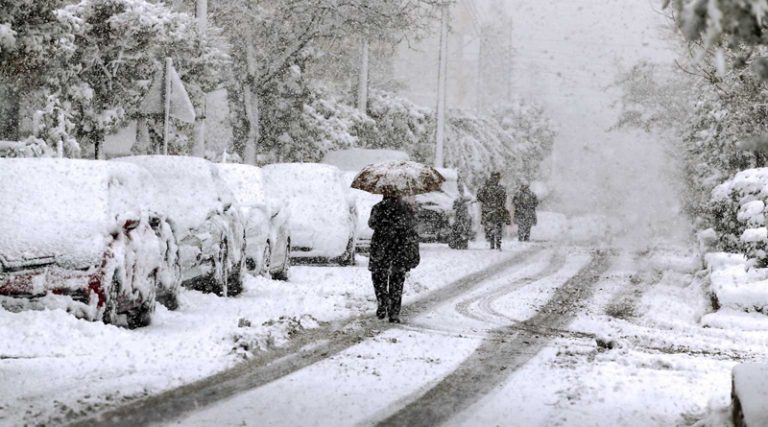 Έκτακτο δελτίο επιδείνωσης του καιρού: Ψυχρή εισβολή σε δύο φάσεις – Χιόνια στην Αττική από τη Δευτέρα!