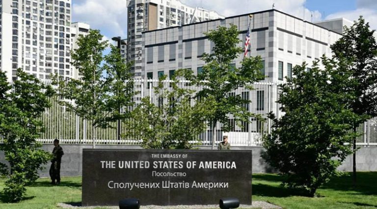 Τύμπανα πολέμου στην Ουκρανία: Οι ΗΠΑ εκκενώνουν την πρεσβεία στο Κίεβο!