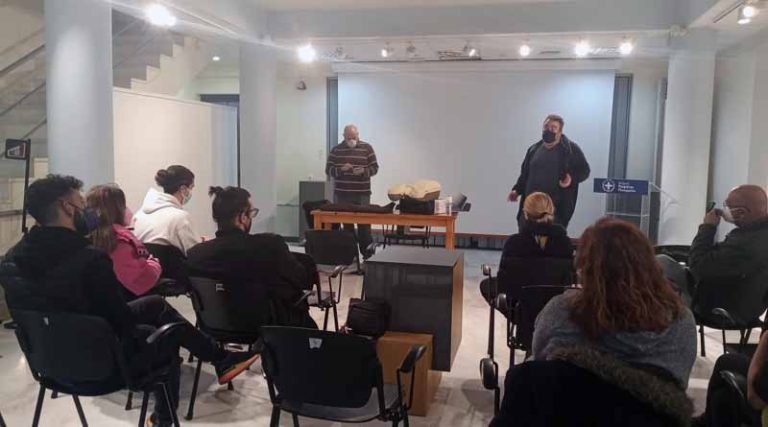 Δήμος Ραφήνας-Πικερμίου: Επιμορφωτική παρουσίαση-επίδειξη των απινιδιωτών που σώζουν ζωές(φωτό)