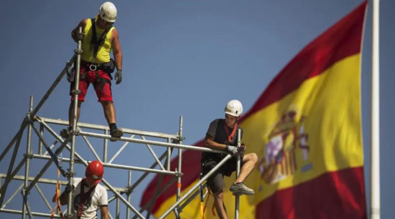 Ισπανία: Στα €1.167 αυξάνεται ο κατώτατος μισθός