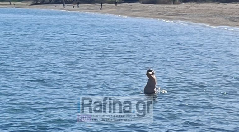 Βουτιές στην παραλία της Ραφήνας για τον Κώστα Καραμανλή! (φωτό)