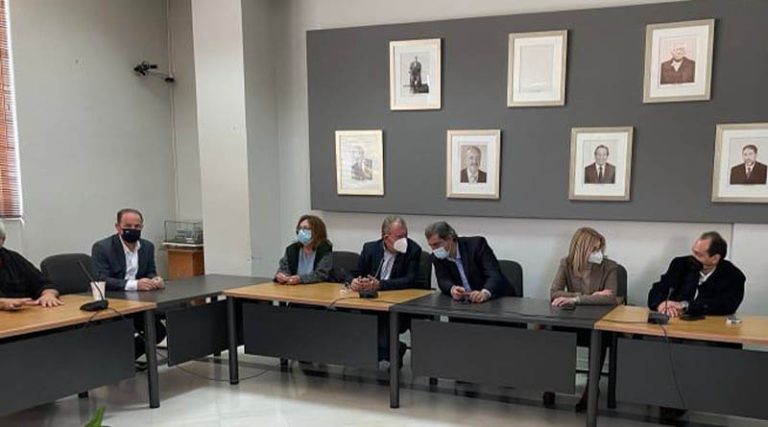 Συνάντηση Μπουρνούς με αντιπροσωπεία του ΣΥΡΙΖΑ ΠΣ για το Κ.Υ Ραφήνας (φωτό)
