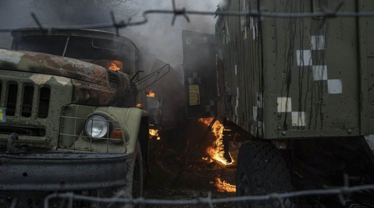 Ουκρανία: «Πέφτει» το Κίεβο – Να ετοιμάσουν βόμβες μολότοφ ζητά από τους κατοίκους το υπουργείο Άμυνας (βίντεο)