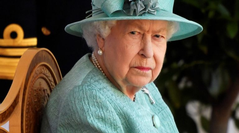 Κορονοϊός: Ανησυχία για τη βασίλισσα Ελισάβετ
