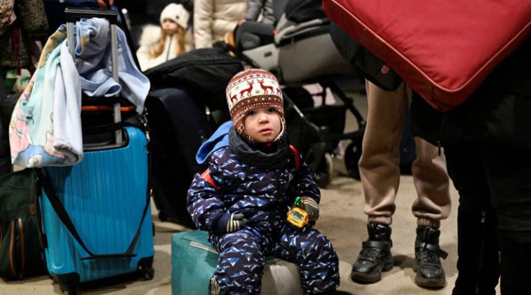 Ουκρανία: Περισσότερα από 3,3 εκατομμύρια πρόσφυγες έχουν φύγει από την χώρα