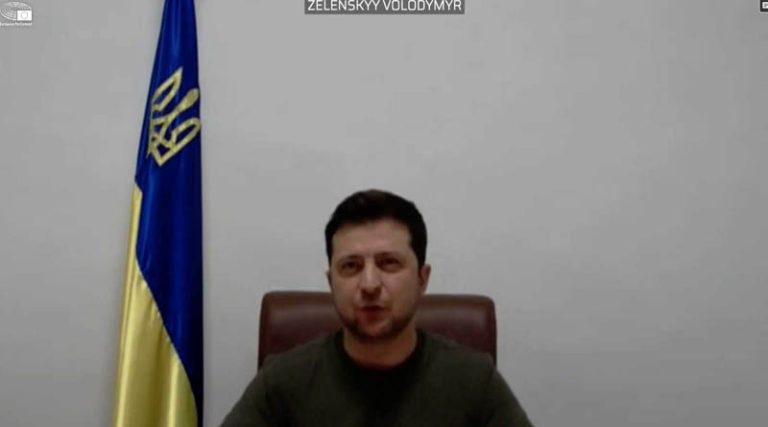 Ζελένσκι: Τουλάχιστον 5 οι νεκροί από τον βομβαρδισμό στον πύργο τηλεπικοινωνιών