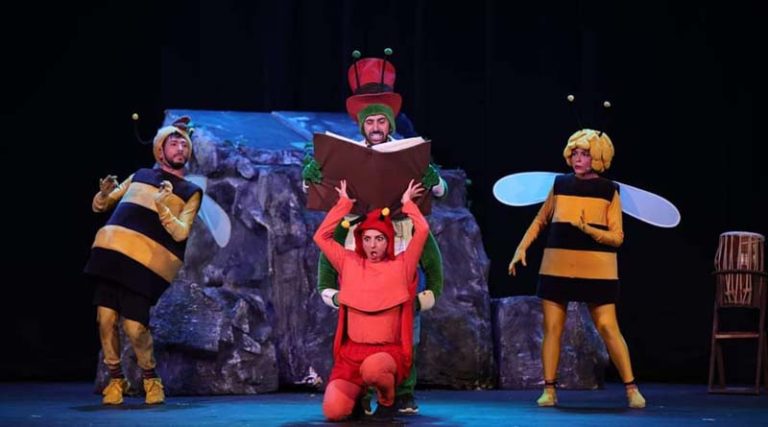“Μάγια η Μέλισσα”: Τελευταίες παραστάσεις στο θέατρο Βεάκη