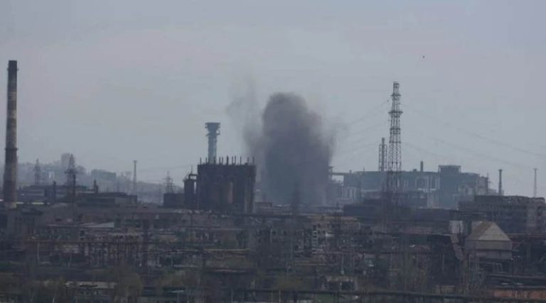 Πόλεμος στην Ουκρανία: Κατάπαυση πυρός για την απομάκρυνση αμάχων από το εργοστάσιο Azovstal ανακοίνωσε η Ρωσία
