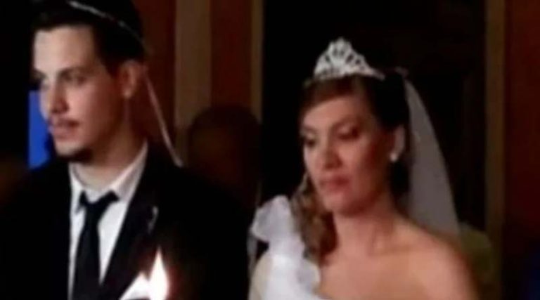 Ρούλα Πισπιρίγκου: «Μόνο μία μπορεί να μπει ανάμεσά μας» – Το προσκλητήριο γάμου με τον Μάνο Δασκαλάκη