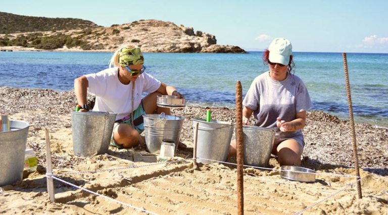 Δείγματα και από παραλία της Ραφήνας, αποκάλυψαν 100% ύπαρξη πλαστικού – Τι έδειξε έρευνα (φωτό & βίντεο)