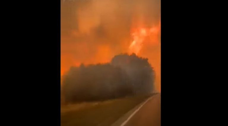 Φωτιές έχουν καταστρέψει 200 κτίρια και έχουν σκοτώσει 5 ανθρώπους στη Σιβηρία! (βίντεο)