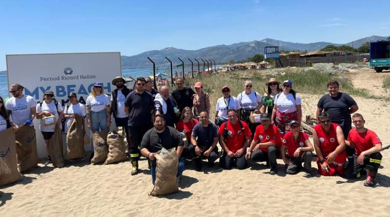 Μαραθώνας: Το Πυροσβεστικό Σώμα Εθελοντών Ν. Βουτζά Προβαλινθού στον εθελοντικό καθαρισμό της παραλίας του Σχινιά (φωτό)