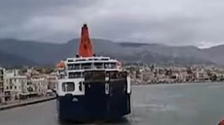 Κακοκαιρία: Πλοίο με 332 επιβάτες δεν μπορεί να δέσει στο λιμάνι της Χίου – Τραυματίας στην Κεφαλλονιά από πτώση στέγαστρου – Συνεχίζονται οι έρευνες για τον εντοπισμό άνδρα στην Εύβοια