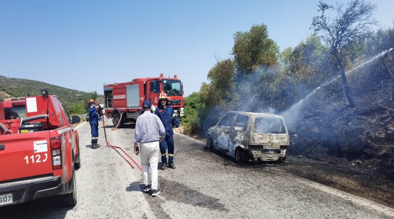 Μαραθώνας: Εικόνες από το αυτοκίνητο που τυλίχθηκε στις φλόγες στο δρόμο προς Γραμματικό (φωτό)