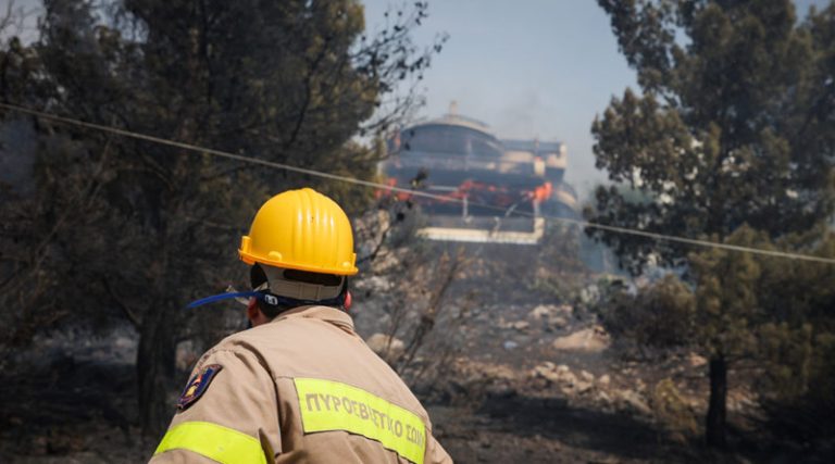 Κάηκαν 4.322 στρέμματα σε Γλυφάδα και Βούλα – Ζημιές σε σπίτια και οχήματα