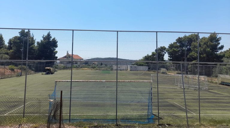 Ραφήνα: Έτοιμο μετά την ανακατασκευή, το γήπεδο στη Διασταύρωση (φωτό)