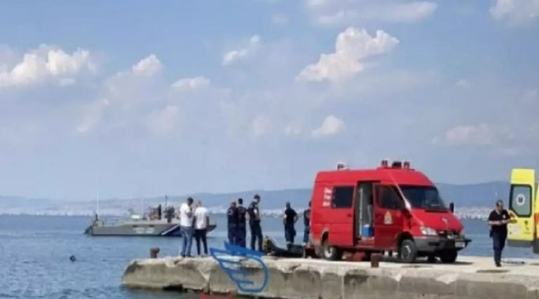 Δύο νεκροί μετά την πτώση αυτοκινήτου στη θάλασσα στη Θεσσαλονίκη – Ήταν δεμένοι με χειροπέδες! (φωτό & βίντεο)